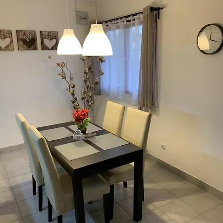 Varlak Апартаменты Dinnyes